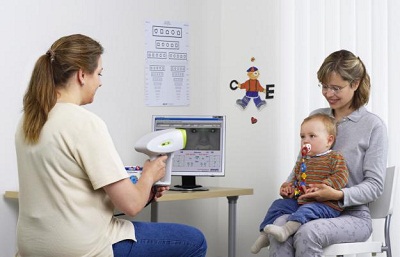 Screeningul vizual al copilului mic cu aparatul Plusoptix Medoptica